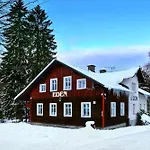 Eden 木屋 哈拉霍夫